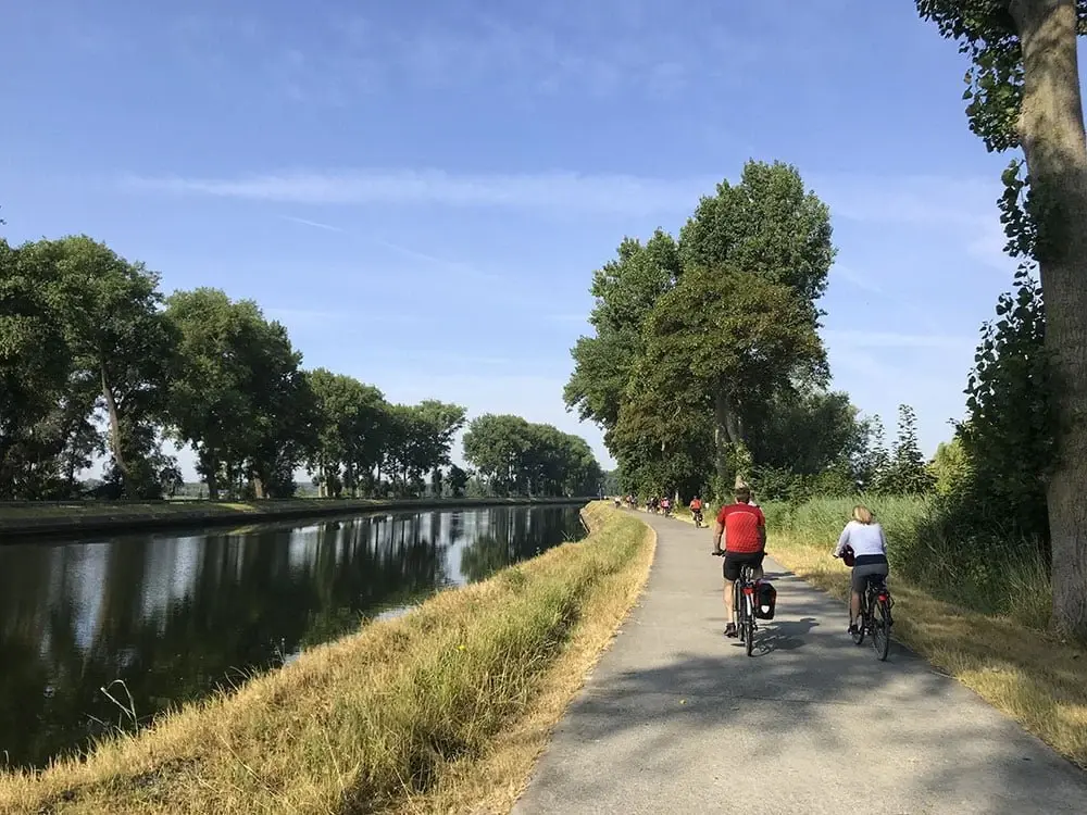 bruges-for-kids-family-cycling-belgian-coast
